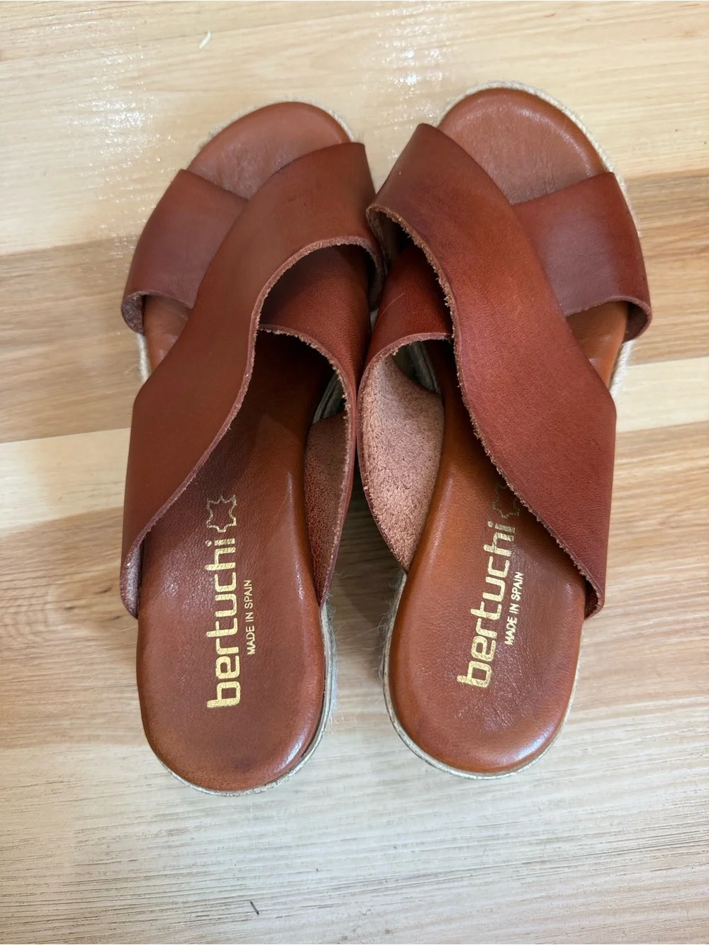 Bertuchi tan leather